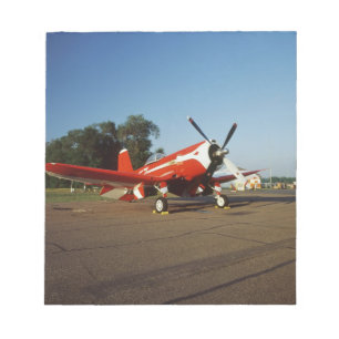 Bloc De Notas avión F2G-1D Super Corsair en un espectáculo aéreo
