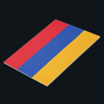Bloc De Notas Bandera de Armenia<br><div class="desc">Este diseño presenta la bandera nacional de Armenia (oficialmente la República de Armenia), que es un país sin litoral en la región del Cáucaso Sur de Eurasia. Armenia se encuentra en Asia occidental, en las tierras altas armenias, y está rodeada por Turquía al oeste, Georgia al norte, la República independiente...</div>