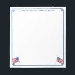 Bloc De Notas Bandera de Estados Unidos Patriótica Estadounidens<br><div class="desc">Un bloc de notas elegante que puede personalizar con su propio texto, incluido un nombre. El diseño presenta un borde de esquina de la llave griega con imágenes de la bandera de Estados Unidos con acuarela (originalmente fueron pintadas a mano por mí antes de ser escaneadas en forma digital). ......</div>