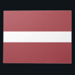 Bloc De Notas Bandera letona (Letonia)<br><div class="desc">Este diseño presenta la bandera nacional de Letonia (conocida oficialmente como República de Letonia), que es un país de la región báltica del norte de Europa. Lativa está rodeada por Estonia al norte, Lituania al sur, Rusia al este y Bielorrusia al sudeste; también comparte una frontera marítima con Suecia al...</div>