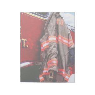 Bloc De Notas Chaqueta de hombre de fuego contra camión de bombe