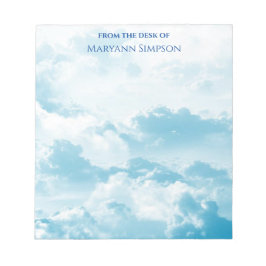 Bloc De Notas Cielo azul bonito desde la mesa de