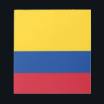 Bloc de notas con bandera de Colombia<br><div class="desc">Añada un toque de orgullo colombiano a su colección de papelería con nuestra exclusiva pancarta con la bandera de Colombia! Diseñado con atención a los detalles, este bloc de notas es más que un simple artículo funcional; es una celebración de la rica herencia y orgullo cultural de Colombia. El impactante...</div>