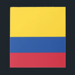 Bloc de notas con bandera de Colombia<br><div class="desc">Añada un toque de orgullo colombiano a su colección de papelería con nuestra exclusiva pancarta con la bandera de Colombia! Diseñado con atención a los detalles, este bloc de notas es más que un simple artículo funcional; es una celebración de la rica herencia y orgullo cultural de Colombia. El impactante...</div>
