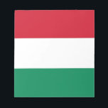 Bloc de notas con bandera de Hungría<br><div class="desc">Manténgase organizado con estilo con nuestro elegante bloc de notas con la bandera de Hungría. Este bloc de notas es más que una simple herramienta práctica para anotar apuntes; es una celebración del rico patrimonio cultural y orgullo nacional de Hungría. El diseño vibrante muestra de manera prominente la bandera húngara,...</div>