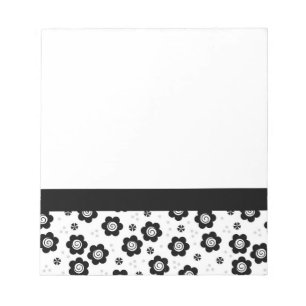 Bloc de notas con flores blancas negras