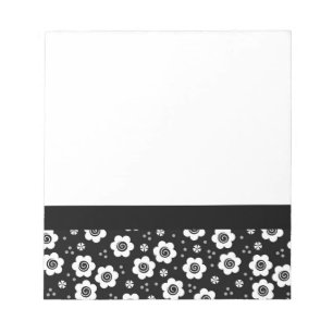 Bloc de notas con flores blancas negras