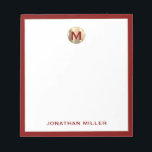 Bloc de notas con monograma de oro cepillado rojo<br><div class="desc">Eleva tu juego de toma de notas con este lujoso bloc de notas personalizado que incluye un monograma de oro metálico cepillado inicial en la parte superior y tu nombre en tipografía clásica en la parte inferior, elegantemente enmarcado en rojo. Perfecto para anotar ideas, tomar notas o hacer listas, este...</div>