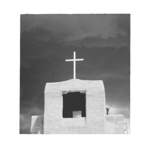 Bloc De Notas Cruz en la iglesia más antigua, San Miguel, Santa