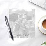 Bloc de notas de fotos de personalizado, blanco y<br><div class="desc">Añade tu foto favorita y el filtro automático creará una foto en blanco y negro, con un aspecto descolorido, haciendo que el bloc de notas sea fácil de escribir mientras permite que la imagen pase por alto. Personalízalo como quieras. Utilice el formulario de plantilla para agregar su personalización o el...</div>