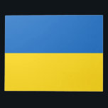 Bloc de notas de la bandera ucraniana (Ucrania)<br><div class="desc">Este diseño presenta la bandera nacional de Ucrania, que es un país en Europa del Este. Ucrania limita con Rusia al este y al noreste; Belarús al norte; Polonia, Eslovaquia y Hungría al oeste; y Rumania, Moldavia y el Mar Negro al sur. Ucrania es el segundo país más grande de...</div>
