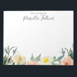 Bloc De Notas De La Mesa De Las Flores De Acuarela De Coral Mode<br><div class="desc">Este hermoso bloc de notas floral es fabuloso para captar la atención de cualquiera a quien escribas una nota. Con sus flores de coral suave, melocotón y color crema, y sus letras modernas y tipos de letra de bloques para personalizar su nombre, este bloc de notas le dará un toque...</div>