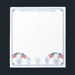 Bloc De Notas Desde El Escritorio De | Moda Chinoiserie american<br><div class="desc">Nota elegante que puede personalizar con su propio texto incluyendo un nombre. El diseño incluye un borde de esquina de la llave griega con imágenes de jarrón de jengibre en color agua. Estas jarras de jengibre y las banderas de EE.UU. fueron pintadas a mano originalmente por mí antes de ser...</div>