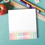 Bloc De Notas El arcoiris de un profesor personalizado<br><div class="desc">Si buscas el mejor regalo de profesor, este Notepad de lápices Coloridos de Maestra Personalizada es una linda adición a su papelería de profesor. Los coloridos lápices de arcoiris le dan un toque perfecto a su decoración de escritorio. Puedes personalizar este lindo y divertido bloc de notas para la semana...</div>