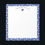Bloc De Notas El corazón azul oscuro y los puntos adoran al Pers<br><div class="desc">Este diseño presenta espacio para un nombre en una curva de bonito sobre un simple gráfico cardíaco sobre un fondo azul oscuro con puntos blancos diminutos. Haga clic en el botón personalizar si desea mover/escalar las imágenes y modificar el texto. En nuestra tienda, zazzle.com/store/doodlelulu, podrá encontrar variantes de este diseño,...</div>