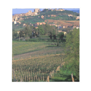 Bloc De Notas El pueblo de San Gimignano se asienta en las ondul