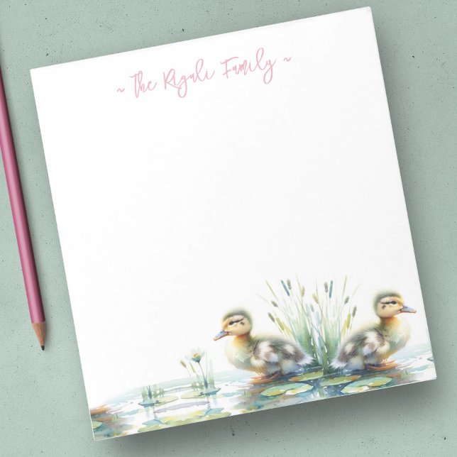 Bloc De Notas Estacionamiento personalizado de los patos de agua (Duck custom notepad features cute watercolor ducklings exclusive to Do Tell A Belle. Personalized)