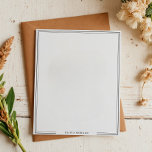 Bloc De Notas Estacionamiento simple del nombre del borde negro<br><div class="desc">El bloc de notas presenta un diseño limpio y minimalista, con un marco delgado de doble borde que esboza los bordes, acentuado por sutiles roturas decorativas en las esquinas. El fondo blanco realza su simplicidad, mientras que un espacio central en la parte inferior permite un texto personalizado en un tipo...</div>