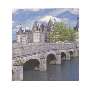 Bloc De Notas Europa, Francia, Chambord. Un puente de piedra con