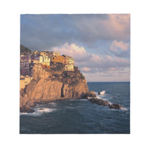 Bloc De Notas Europa, Italia, Manarola. Los acantilados anidados