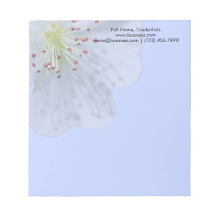 Bloc De Notas Flor blanca de primavera personalizada en azul cla