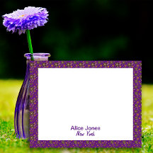 Flor natural marrón de patrón púrpura