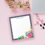 Bloc De Notas Flores Mariposa Amarilla Añadir tu nombre<br><div class="desc">El nombre del billete,  muy bien personalizado,  está escrito con letras azules oscuras. En la esquina inferior derecha,  flores blancas,  rosadas,  violetas y amarillas crecen junto con vegetación y bayas. Una mariposa amarilla se sienta sobre un rosa morado. El bloc de notas floral tiene un borde azul oscuro.</div>