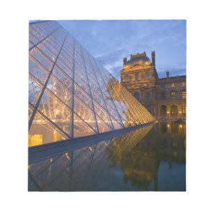 Bloc De Notas Francia, París. El Louvre al anochecer. Crédito 3