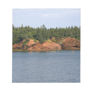 Bloc De Notas Gente en kayak de mar en la Bahía de Fundy en St.