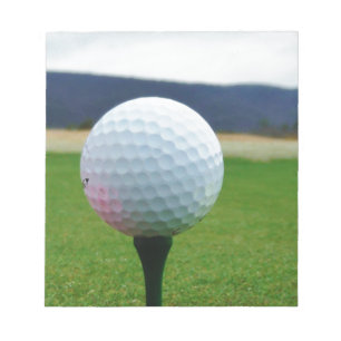 Bloc De Notas Golf Ball en un campo de golf de montaña