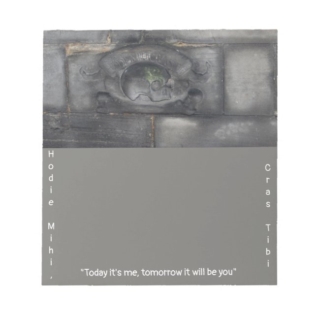 Bloc De Notas La lápida de la Edad Media con el latín (Frente)