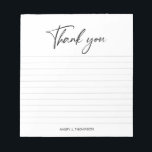 Bloc De Notas Letras a mano en negro y blanco personalizadas de<br><div class="desc">Crea una impresión duradera con una libreta personalizada con tu nombre. Esta libreta práctica y funcional es perfecta para el uso diario y la correspondencia reflexiva. Personaliza esta plantilla cambiando el nombre en la parte inferior de la libreta. Es un regalo excelente y también un buen relleno para medias. Cuenta...</div>