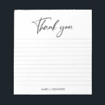 Bloc De Notas Letras a mano en negro y blanco personalizadas de<br><div class="desc">Crea una impresión duradera con una libreta personalizada con tu nombre. Esta libreta práctica y funcional es perfecta para el uso diario y la correspondencia reflexiva. Personaliza esta plantilla cambiando el nombre en la parte inferior de la libreta. Es un regalo excelente y también un buen relleno para medias. Cuenta...</div>