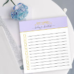 Bloc De Notas Lista de listas de Lilac y Oro para hacer personal<br><div class="desc">Sencillo y elegante de hacer a la carta, en laca y oro de moda. La plantilla está configurada para que usted pueda personalizar la lista de verificación con su nombre y también puede personalizar el título, que actualmente dice "lista de hoy por hacer" si lo desea. El diseño incluye líneas...</div>