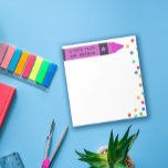 Bloc De Notas Magenta Crayon & Stars Colorida Nota Del Profesor<br><div class="desc">Una nota del profesor de escuela personalizada con el nombre del profesor escrito en un cañón magenta con estrellas coloridas. Nota del profesor de guardería con un canto y estrellas.</div>