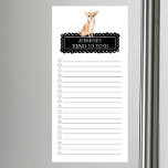 Bloc de notas magnético de la lista de compras de<br><div class="desc">Cosas adorables para atrapar a un perro chihuahua con un marco negro de pizarra personalizado con tu nombre.</div>