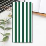 Bloc De Notas Magnético Frasco clásico de época franjas verde y blanca<br><div class="desc">El patrón de franjas botellas verdes y blancas es un patrón del pasado, caracterizado por rayas paralelas de botellas verdes y blancas de varios anchos que se repiten a lo largo del patrón. Este patrón se refiere al estilo clásico y se caracteriza por sutileza y elegancia. Los colores verde y...</div>