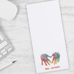 Bloc De Notas Magnético Huellas para el corazón del arco iris | Profesora<br><div class="desc">Un regalo perfecto para tu profesor o amigo favorito, este lindo bloc de notas incluye huellas de mano en arco iris selladas para crear un corazón en el centro. Añada el nombre de su profesor a este dulce y personalizado bloc de notas para un regalo especial extra durante la semana...</div>