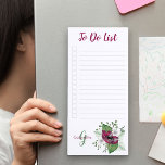 Bloc De Notas Magnético Lista de floral de acuarela magenta monogramada pa<br><div class="desc">Personalice este bloc de notas magnético de bonito con su monograma. La plantilla está configurada para que agregue su nombre e inicial (pero puede dejar cualquiera de las secciones en blanco si prefiere tener una u otra). Este diseño floral de acuarela femenina tiene bonito magenta y flores blancas con un...</div>