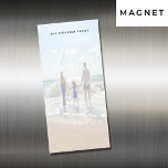 Bloc De Notas Magnético Personalizado foto familia playa vacaciones de ver<br><div class="desc">Personaliza y agrega tu foto de tu familia, hijos, esposa, novia o mascota. La foto tiene un overlay blanco para que puedas ver lo que escribes. La foto muestra una foto de unas vacaciones familiares de verano y un día en la playa. Añade tu nombre de familia en la parte...</div>