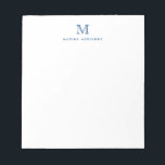 Bloc De Notas Monograma azul clásico moderno de la marina<br><div class="desc">El diseño presenta un monograma inicial personalizado y un nombre en una fuente tipográfica simple y moderna.</div>