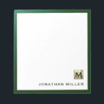 Bloc De Notas Monograma de lujo moderno<br><div class="desc">Eleva tu juego de papelería con este bloc de notas monogramado con tipografía clásica de bloques y un monograma de medallón de oro y guarnecido verde. El bloc de notas incluye espacio para su nombre o texto personalizado, lo que lo hace perfecto para uso personal o profesional. Utilícelo para anotar...</div>
