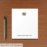 Bloc De Notas Monograma de lujo simple<br><div class="desc">Eleva tu juego de papelería con este bloc de notas monogramado con una simple tipografía clásica de bloques y un monograma de medallón de oro cepillado. El bloc de notas incluye espacio para el texto personalizado, como su nombre o el texto personalizado de su elección, lo que lo hace perfecto...</div>