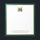 Bloc De Notas Monograma de oro verde esmeralda personalizado<br><div class="desc">Manténgase organizado con estilo con este bloc de notas de monograma verde esmeralda personalizado con un diseño de monograma inicial de oro metálico cepillado. Perfecto para anotar notas, listas de tareas pendientes e ideas, este bloc de notas es funcional y de moda. Con papel de alta calidad y un soporte...</div>