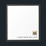 Bloc De Notas Monograma dorado personalizado blanco negro<br><div class="desc">Eleva tu juego de papelería con este bloc de notas monogramado con tipografía clásica de bloques y un monograma de medallón de oro y guarnecido negro. El bloc de notas incluye espacio para su nombre o texto personalizado, lo que lo hace perfecto para uso personal o profesional. Utilícelo para anotar...</div>