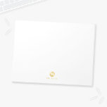 Bloc De Notas Monograma personalizado de lujo blanco y oro<br><div class="desc">Diseño de lujo blanco y dorado con monograma blanco en un elemento de círculo dorado con nombre en estilo de fuente profesional dorado sobre fondo blanco. Nota: Los detalles del Relieve metalizado se simularán en la obra de arte. Este producto no contará con ningún relieve ni capa que creen un...</div>