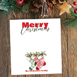 Bloc De Notas Navidades festivos a rayas con vegetación<br><div class="desc">¡Métete en el espíritu de las vacaciones con este personalizable de Navidades! Con "Feliz Navidad" en rojo audaz y verde cursivo, y tres encantadoras medias adornadas con hongos, es perfecto para notas festivas, listas de tareas pendientes e ideas de regalos. Personalízalo con tu apellido o cualquier mensaje. ¡Una deliciosa adición...</div>