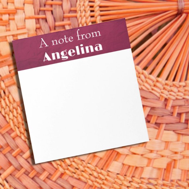 Bloc De Notas nombre de papel burdeos oscuro arrugado (Crumpled dark-burgundy paper name notepad.)