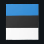 Bloc De Notas Notepad con bandera de Estonia<br><div class="desc">¡Traiga un toque de orgullo nacional a sus notas diarias con este elegante bloc de notas con la bandera de Estonia! Perfecto para anotar recordatorios, listas de tareas pendientes o pensamientos creativos, este bloc de notas patriótico muestra las audaces y elegantes franjas azules, negras y blancas de la bandera estonia...</div>