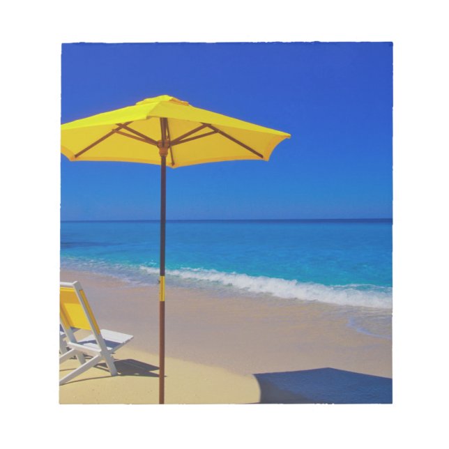 Bloc De Notas Paraguas de playa amarilla y sillas en prístina (Frente)